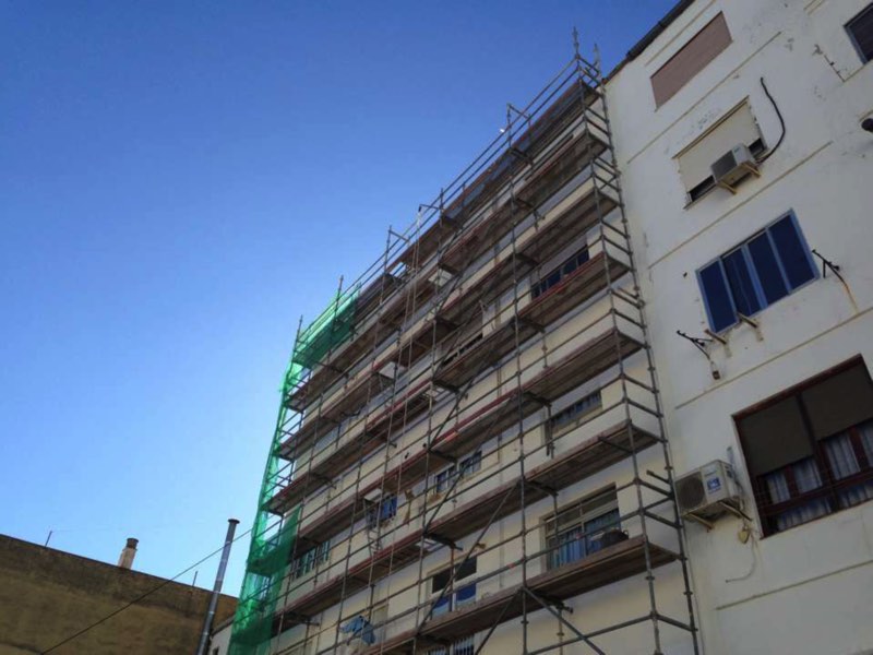 Rehabilitación fachada sistema SATE frente penal en Valencia